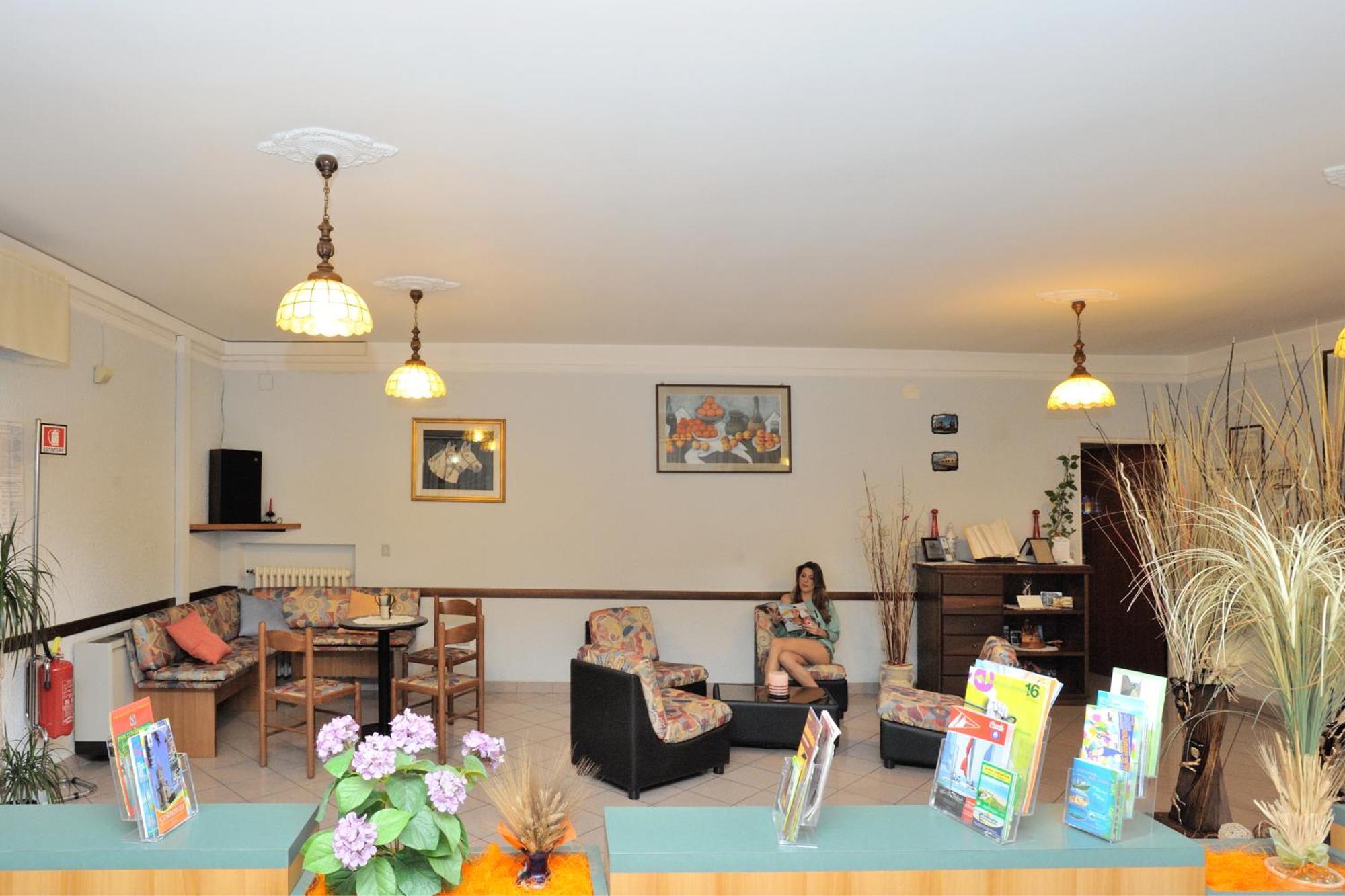 Hotel Lidia Alba Adriatica Bagian luar foto