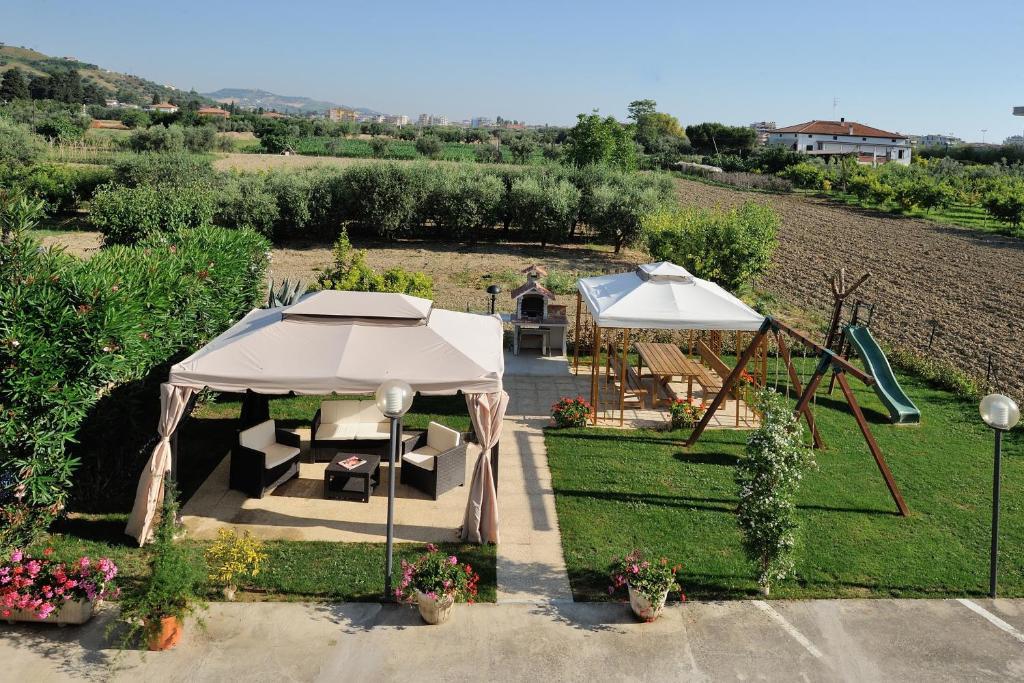 Hotel Lidia Alba Adriatica Bagian luar foto