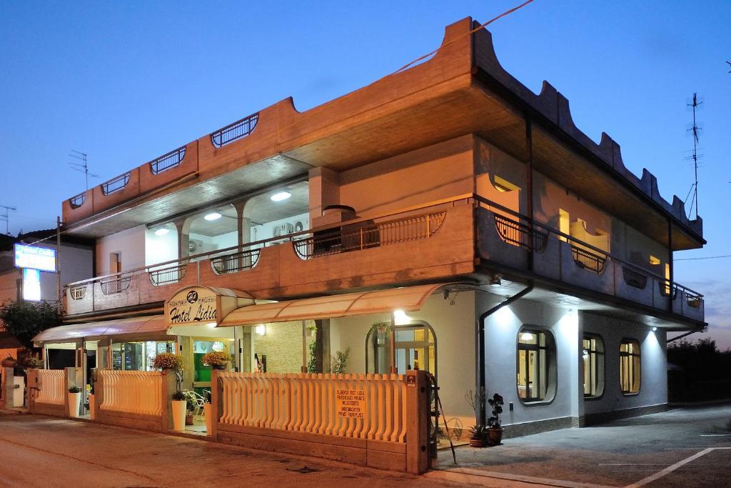 Hotel Lidia Alba Adriatica Bagian luar foto