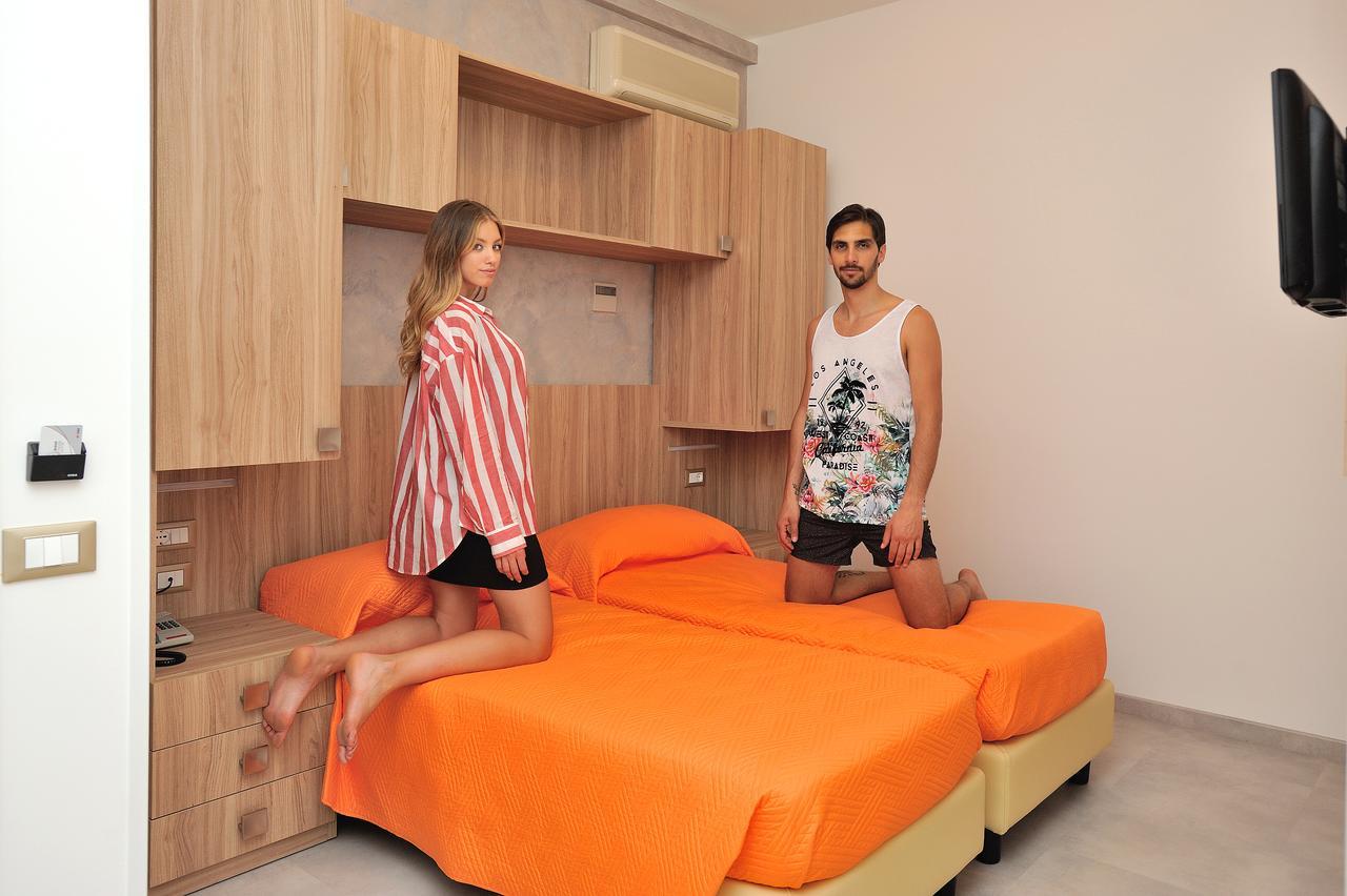 Hotel Lidia Alba Adriatica Bagian luar foto
